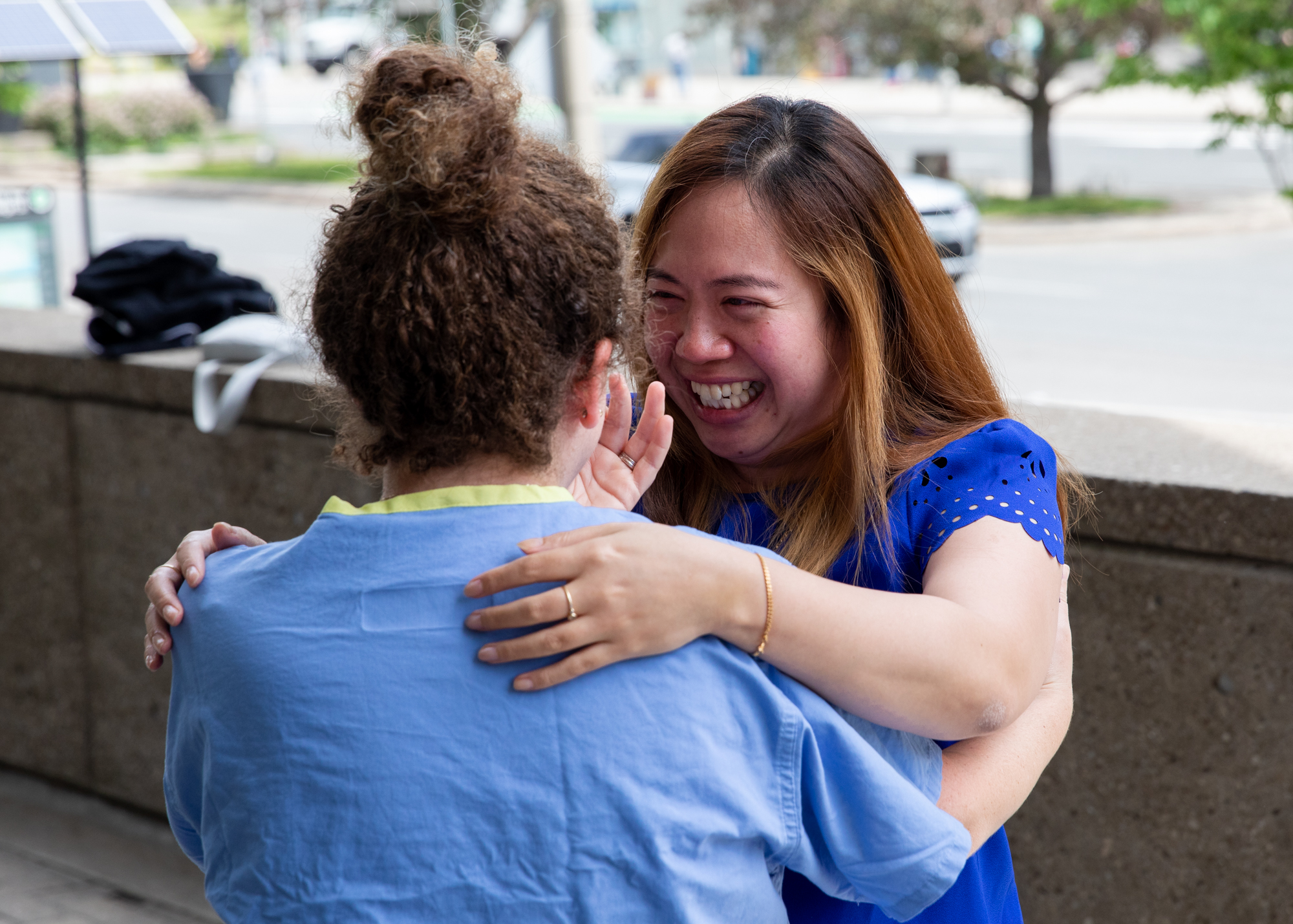 Janice reunites with members of her care team at Mount Sinai