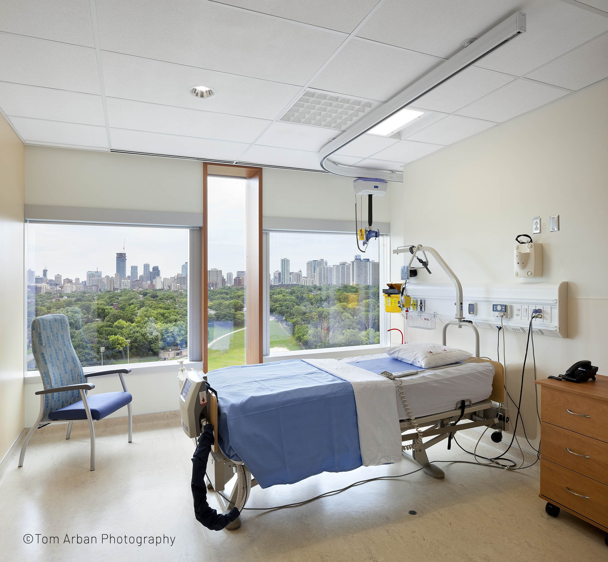 Patient room at Hennick Bridgepoint Hospital