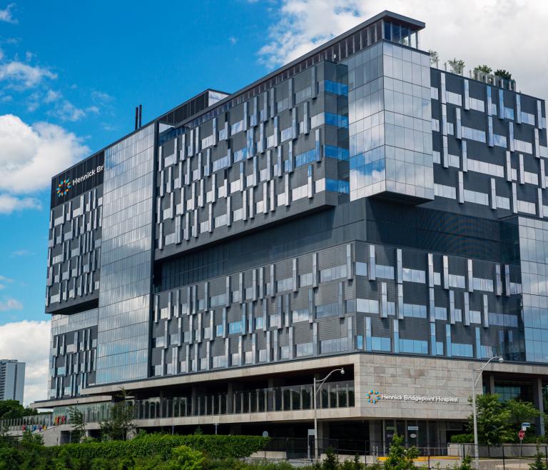 Hennick Bridgepoint Hospital Exterior Building